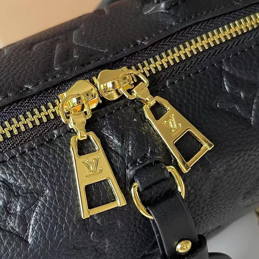 Premium Textured Leather Handbag with Chain Strap