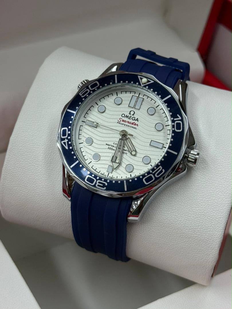 Men's Diver Style Date Watch – Silver Green Dial - INDAH LUXE