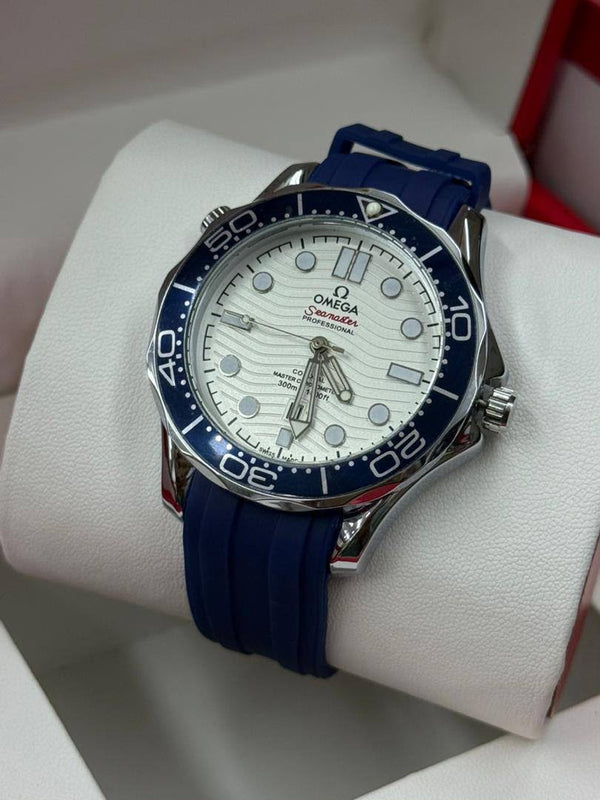 Men's Diver Style Date Watch – Silver Green Dial - INDAH LUXE