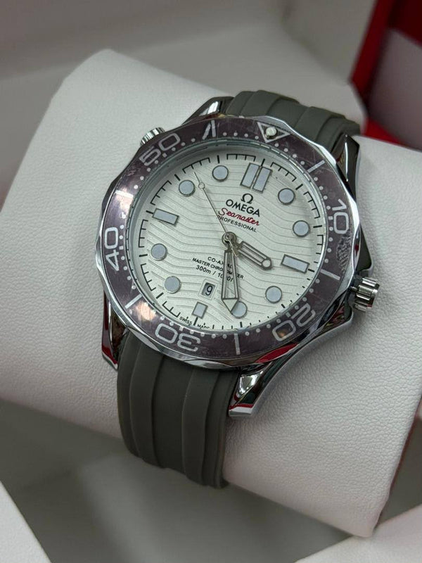Men's Diver Style Date Watch – Black Dial - INDAH LUXE