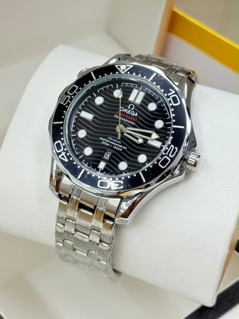 Men's Diver Style Date Watch – Blue Dial Blue Strap - INDAH LUXE