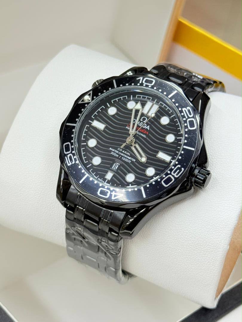 Men's Diver Style Date Watch – Silver White Dial Blue Strap - INDAH LUXE