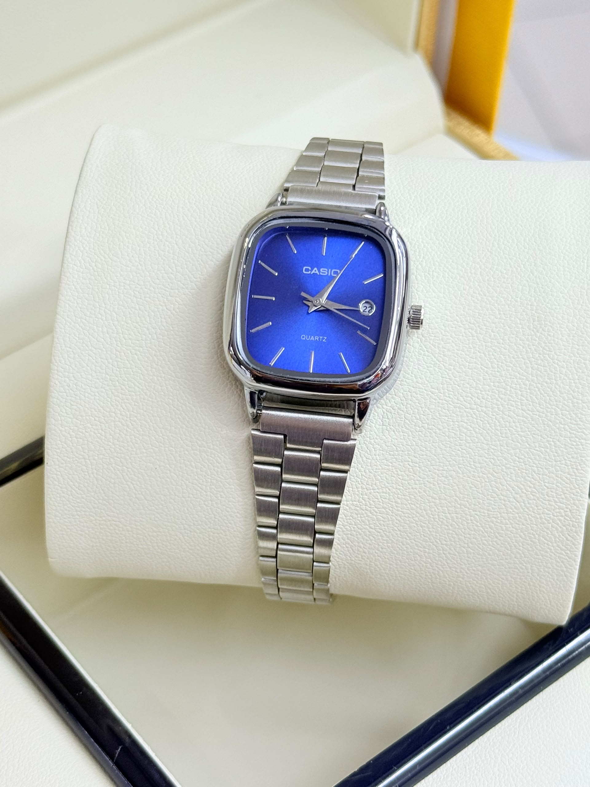 Casio Men & Ladies Couple Watch – Silver Couple – Blue Dial (Set)