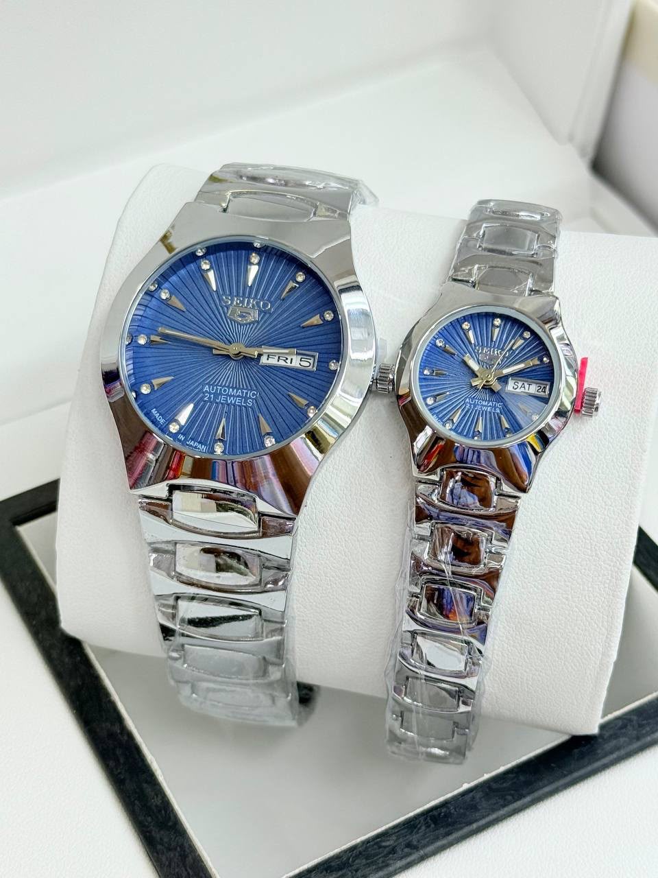 Design 13 – Blue Dial Silver couple watch set
