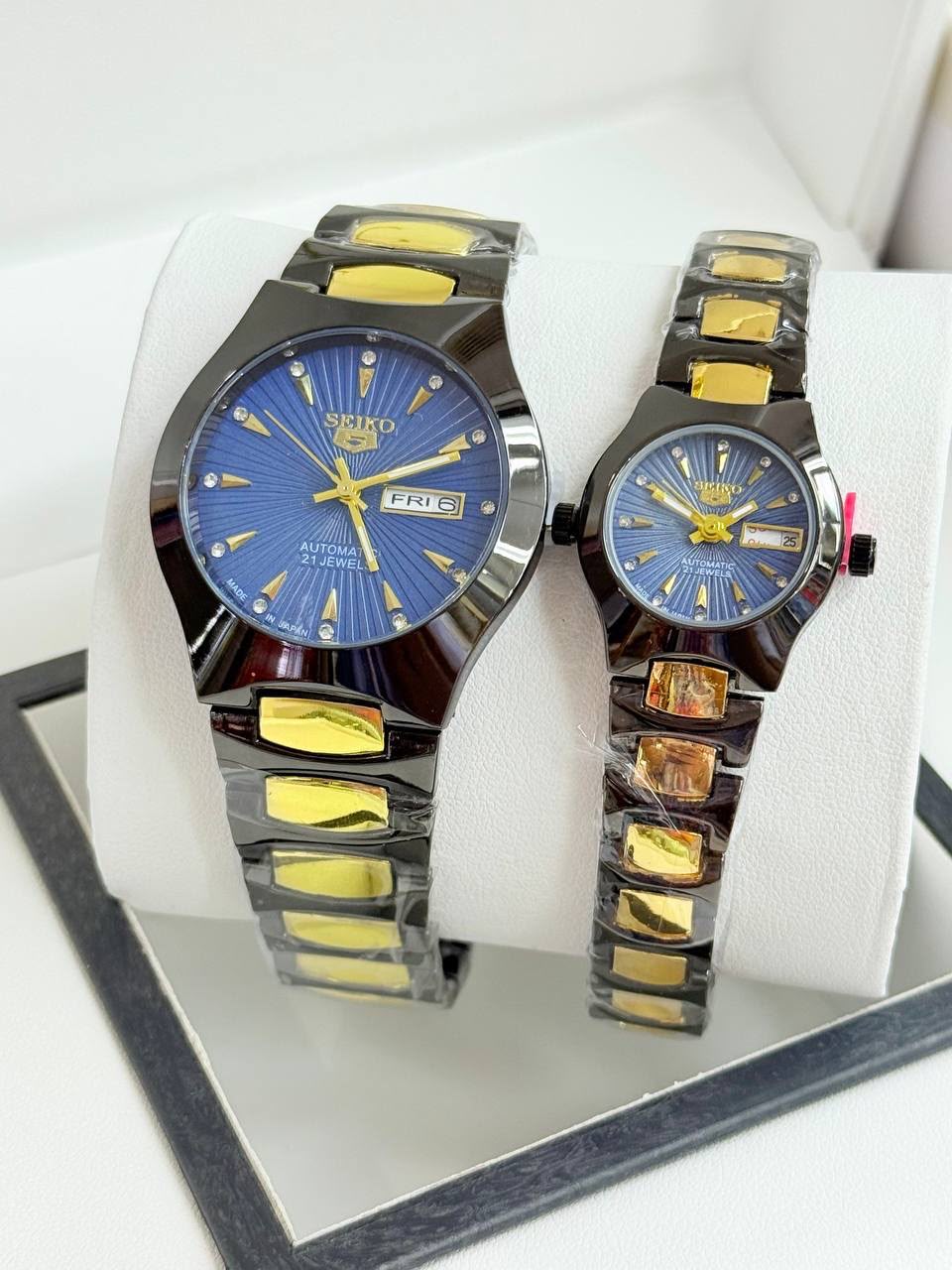 Design 10 – Blue Dial Silver couple watch set