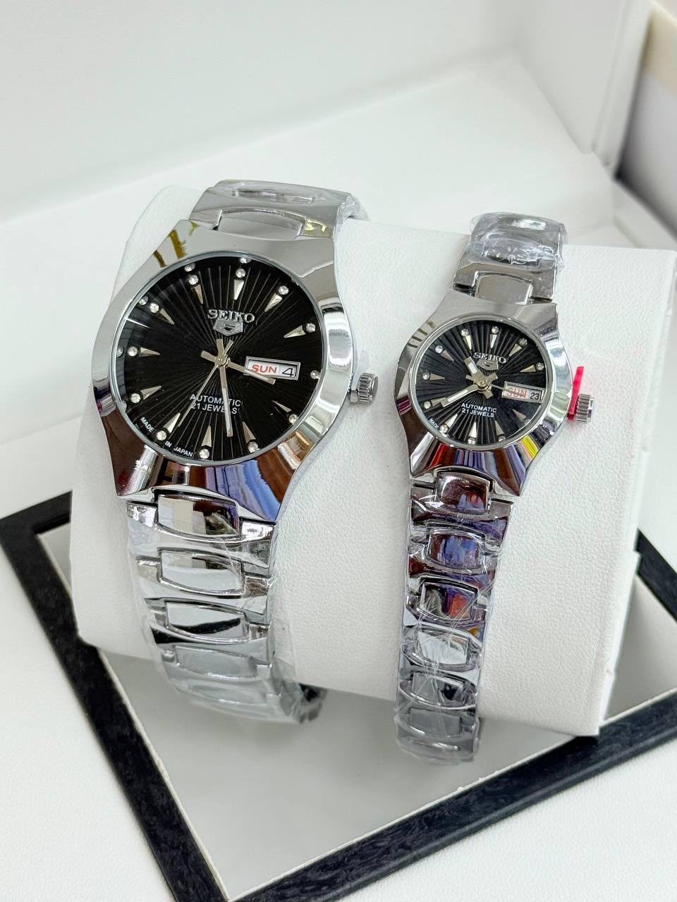 Design 5 – Black Dial Silver couple watch set